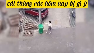 chuyện cái thùng rác