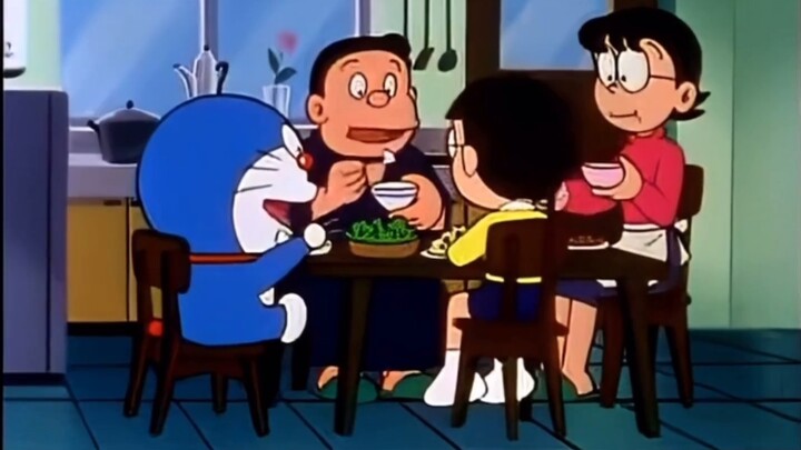 Doraemon kekenyangan sampe gak bisa berdiri, lucu banget cara perjuangannya hahahahaha