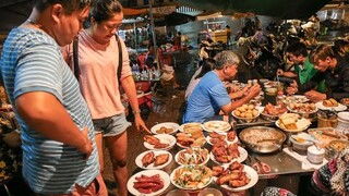 "Cơm tấm bãi rác bà Bảy lưỡi lam" có gì mà người người bỏ 100k đến ăn đông