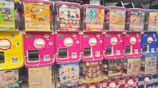 Biggest Gashapon in Shibuya Tokyo [4K 60fps ASMR]