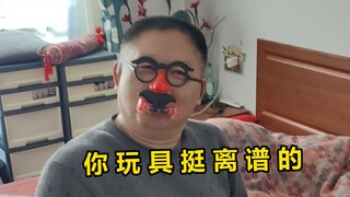 我爸的沙雕新玩具，现在一家人都在吹了