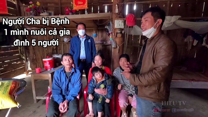 Người Cha mang căn bệnh Quái ác Vẫn phải làm việc nuôi Con Bị thần kinh