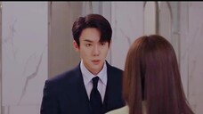 This scene of taking out the trash is hilarious. The couple's daily life is so sweet.