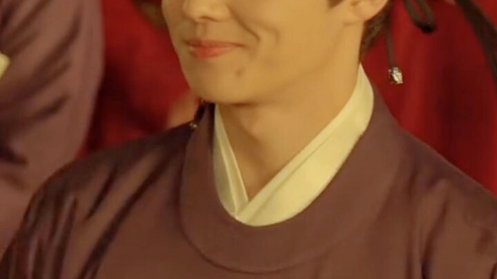 Just click in and you will be crazy! ! ! He looks at you with deep affection, and you have already f
