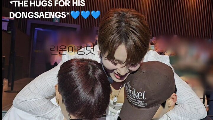The tight hug from their Sungwoon hyung 🥰❤️ #wannaone