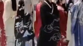 Chengdu Hanfu show was "putting pigeons"? Subsequently, the organizer issued an apology, and the mer