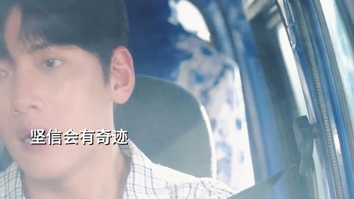 女主妈下海突发心脏病，沉入海底下落不明，那年男主妈也被大海卷走，带走亲妈还又要将女主妈带走... #欢迎回到三达里   #韩剧   #池昌旭