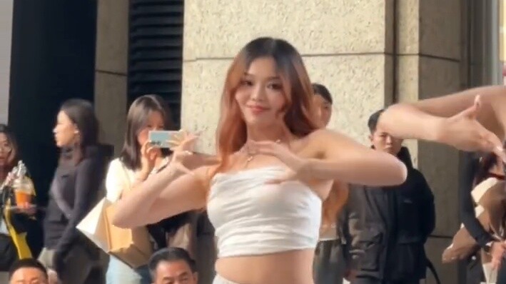 【TWICE】Secerah Jihyo saat matahari bersinar! Pertunjukan jalan raya One Spark yang sangat bersemanga