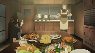 Anh Itachi, anh đang cho Sasuke ăn như cho lợn ăn vậy.
