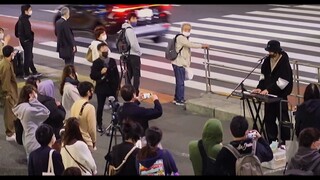 Japanese street singing "Your Name/Spark" RADWIMPS