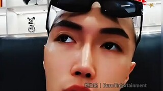 听听F3男团卤蛋说一个月能赚多少钱！