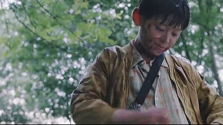 The little boy accidentally saved a giant Pangu snake, but he didn't expect it to save his life at t