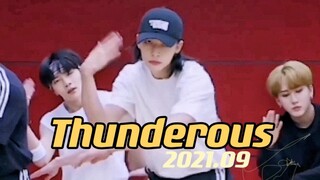 有多少人雷震子扒舞是照着他扒的 Thunderous练习室黄铉辰个人直拍