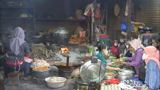 NASI PECEL SOR TALOK JUALAN DALAM PAWON TAPI RAMAI POLL || HARGA 4 RIBU - feat Yusuf fardha chanel