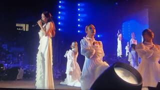 freen mom surprise her on her solo stage 🥺🥺