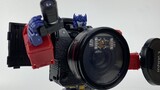 Hãng nào có công nghệ camera Cybertron tốt nhất? Hãy đến tìm Optimus Prime, người có thể biến thành 