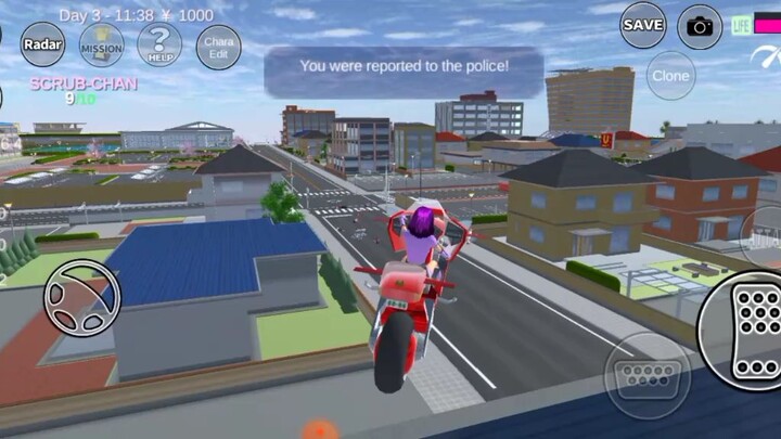 Gaya absurd Rinata Maki naik motor I sakura simulator