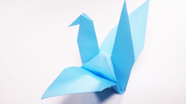 วิธีพับนกกระเรียนพันตัวให้เป็นสีฟ้าด้วยกระดาษแผ่นหนึ่ง สอนพับกระดาษโอริกามิ