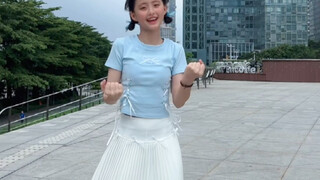 舞蹈风暴！少女活力四溢