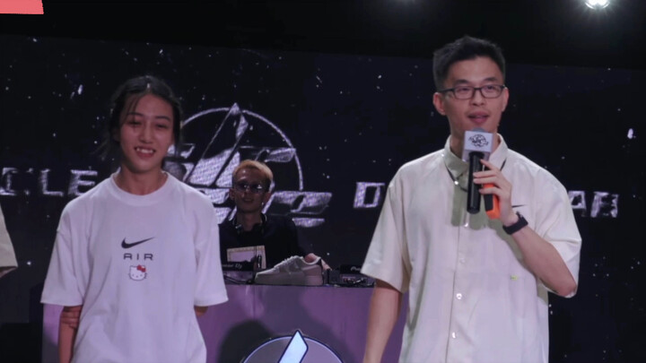 “她说自己每天忙着上课，没多少时间准备的个人作品”——席嘉琪；2022.8.14日The Circle赛事