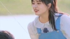 [Shen Yue singing] Who hasn’t heard Shen Yue singing? It’s absolutely beautiful!