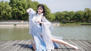 Jinghongxue| The snow is falling all over the sky but it is not cold