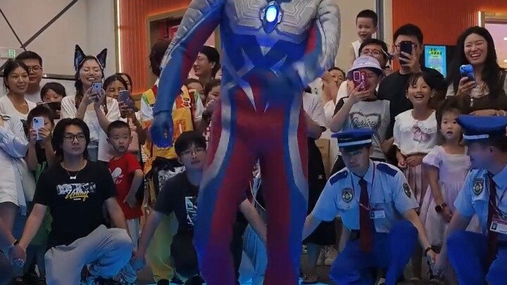 Cuộc diễu hành Ultraman Zero "8.4 Công viên Tô Châu Aeon"