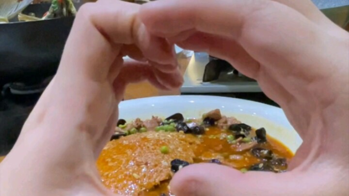 ข้าวฟ่างส่งเสียงดังกริ๊ก: โคนัน