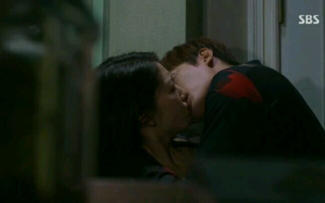 [ฉากจูบ Lee MinHo กับ Park Shin-hye] ฉากจูบที่ทุกคนรอคอยมาแล้ว