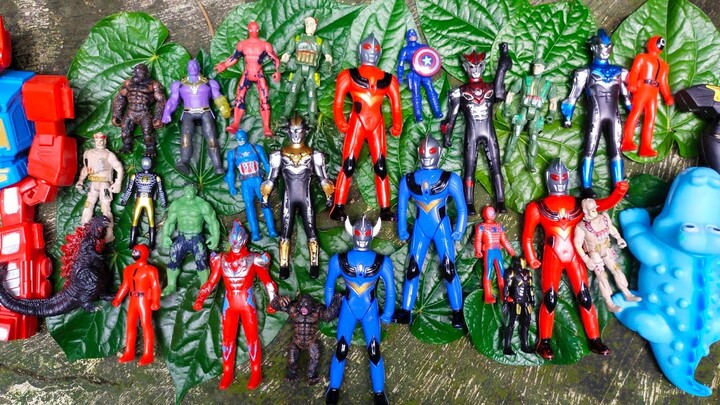menemukan mainan ultraman, hulk, thanos, spiderman, tentara mainan, kong, gozila, optimusprime
