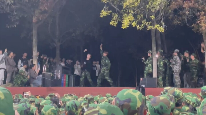 Military training talent show Ning Yizhuo Park Jae-fan-Where are you!