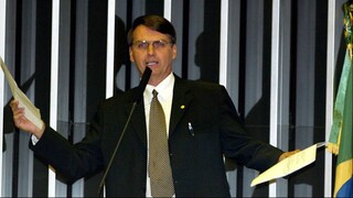 Deputado Jair Bolsonaro parabeniza Flávio Bolsonaro (Mar/2005)