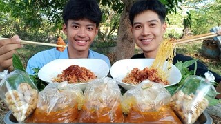 ก๋วยเตี๋ยวต้มยำรสเข้มข้น ปรุงให้นัวๆกินแบบอิ่มๆ.