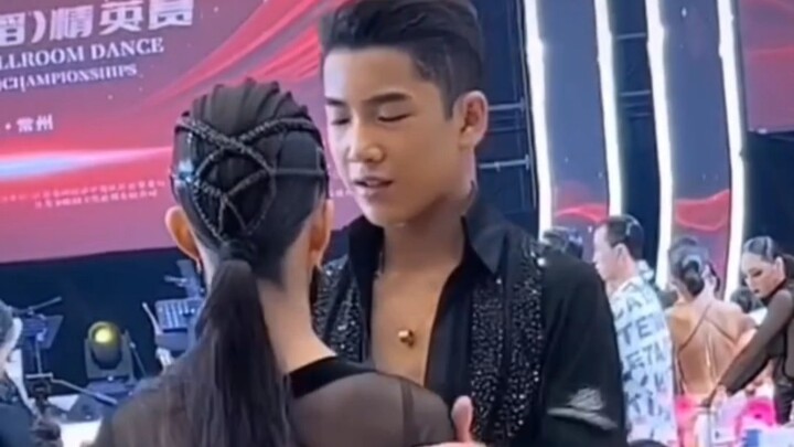 #王崇墨李茉晗  关心舞伴我是认真的  视频来自d予恩