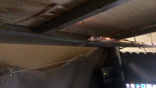 จะทำอย่างไรถ้าพื้นที่ไม่เพียงพอที่จะเล่นรถไฟในหอพัก? แค่ทำฝ้าเพดานแบบแขวน! ! !
