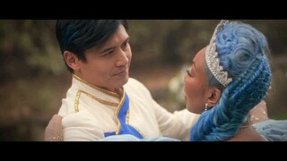 Descendants: The Rise of Red  Cinderella dan Prince Charming berdansa