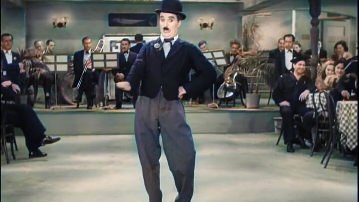 น่าทึ่งมาก โปรดเพลิดเพลินไปกับการระบายสีปัญญาประดิษฐ์ของการเต้นรำนี้ที่ Master Chaplin นำเสนอให้กับค