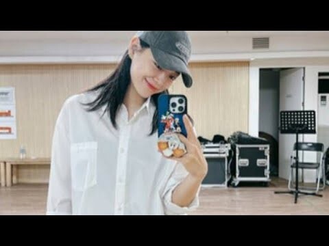 230623 KIM SEJEONG "잠깐 얼굴 좀 볼까나/Can I see your face for a second?"