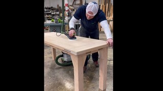 Watching how a carpenter makes a table, the whole process is extremely comfortable!