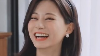 Twice members guessed Mina's English name, and Tzuyu's answer caused laughter