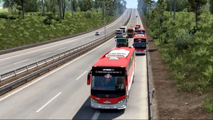 Aksi Bus Adu Balap di Tol