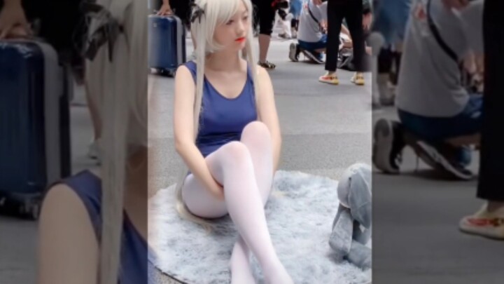 [Life] Funny Videos: White Stockings Are Also Beautiful!