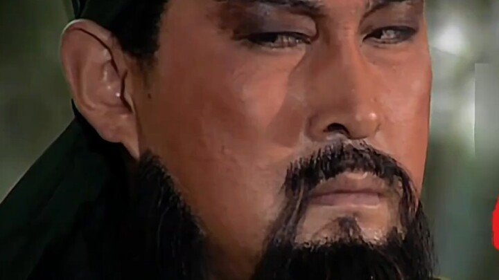 Master Guan: "I will stand here today and see who dares to throw the cup!"