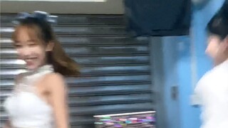 明天要高考了，跳支舞放松一下