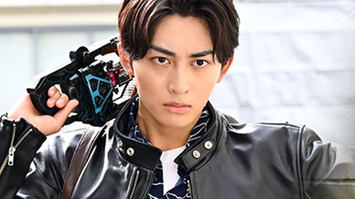 With weird numbers and cool moves, who wouldn't be crazy? Kizuki's combat power skyrocketed, but the