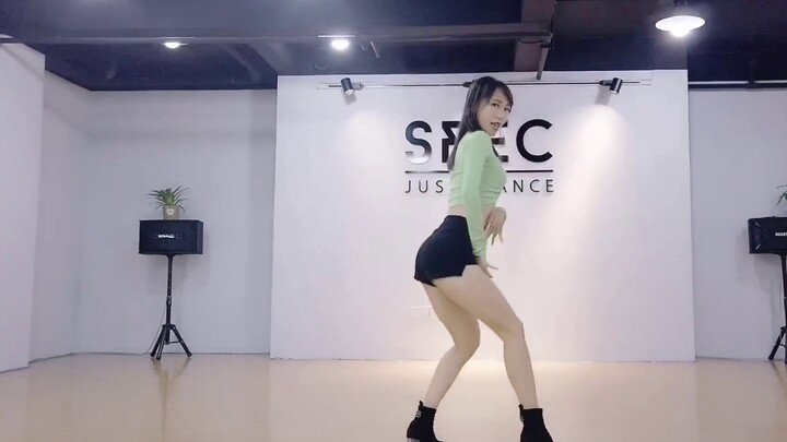 [SPEC Dance] "Lip&Hip" - HyunA's classic hand-licking dance