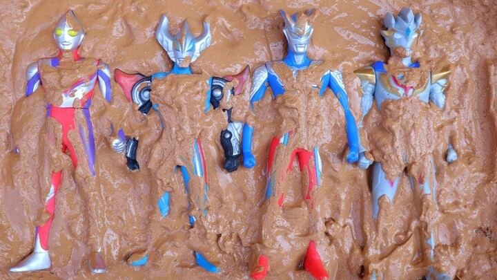 Ultraman found in the mud, how many can you recognize?