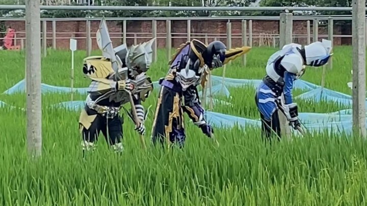 Two Chinese guys and "Japanese students" work together! simple is the best!