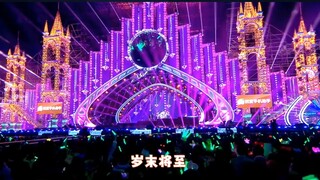 湖南卫视跨年盛宴：王一博亮相成悬念，摩托大军引山呼海啸