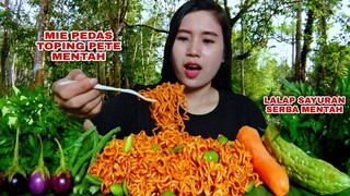 MUKBANG LALAPAN SAYUR MENTAH PARE MENTAH WORTEL MIE BONCABE PEDAS#mukbanglalapanmentah#rawvegetables